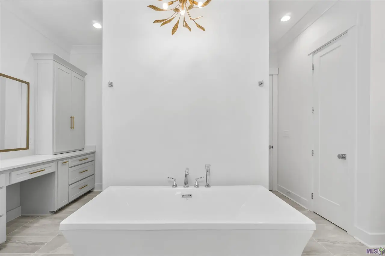 Talonstone Dr - Image 17