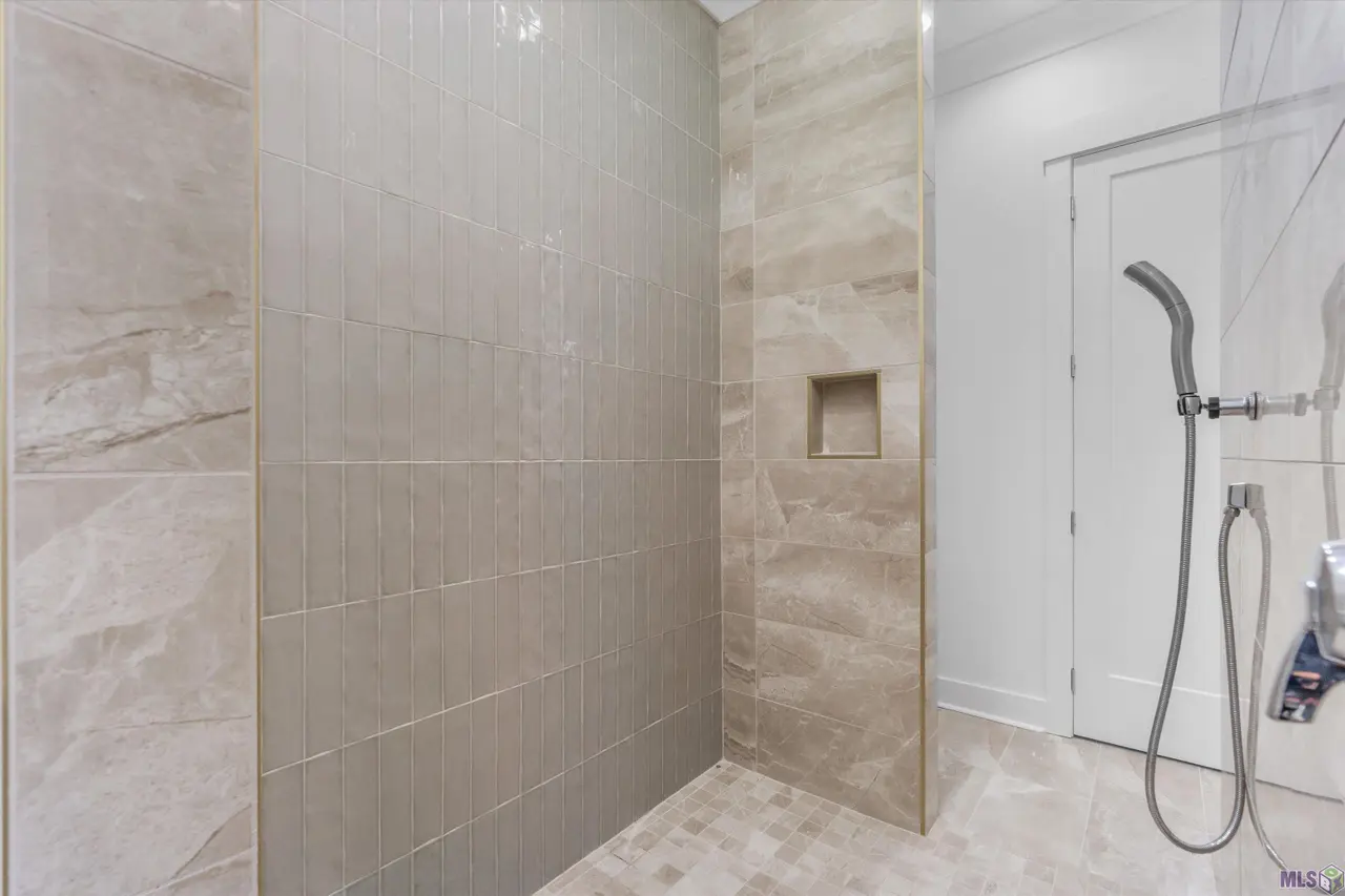 Talonstone Dr - Image 19